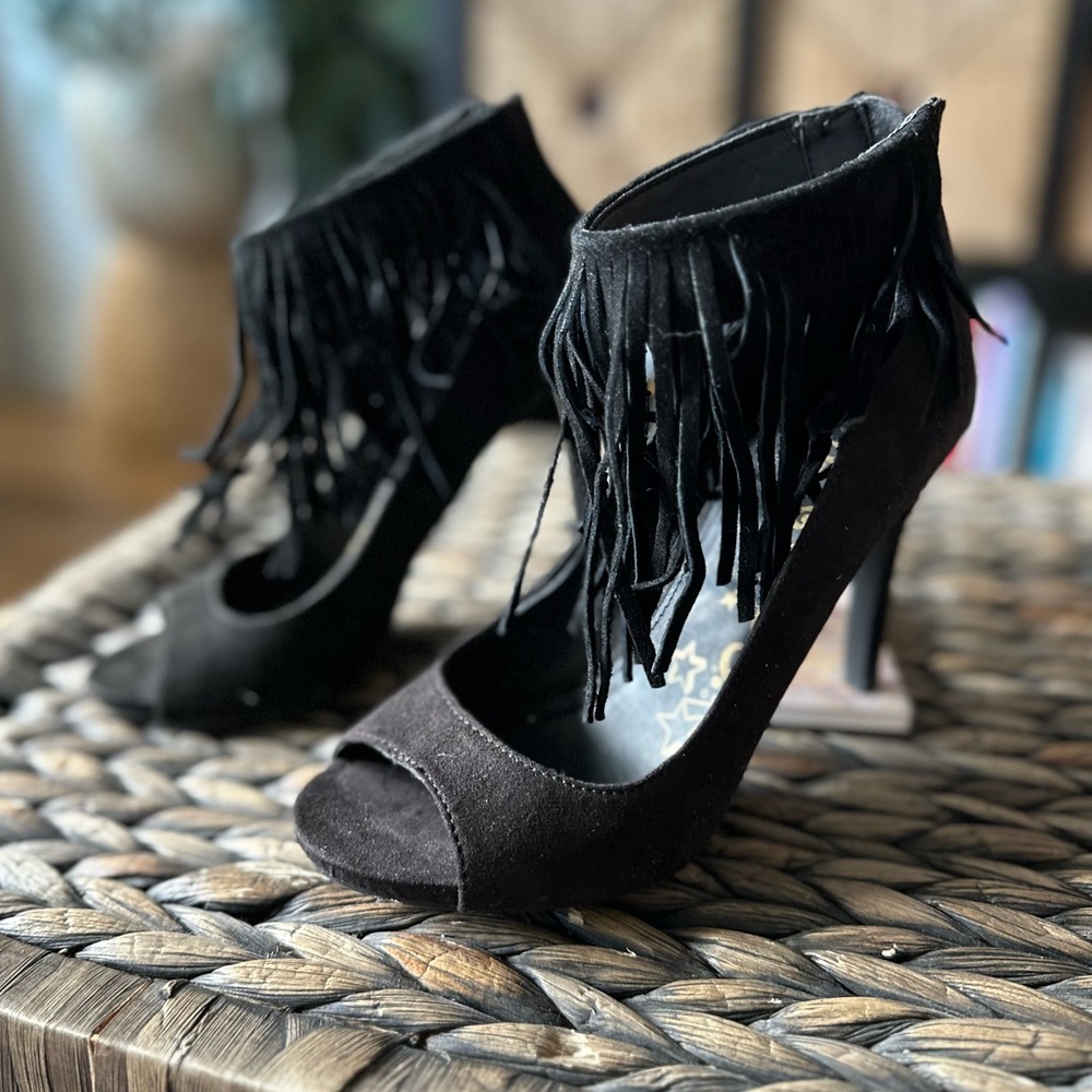 Brash- Black Cuff Heels